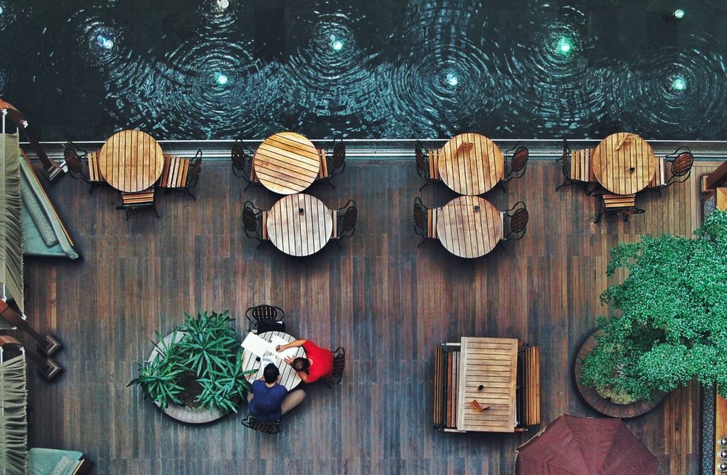 How an online table booking system can help pubs and restaurants with track and trace?
